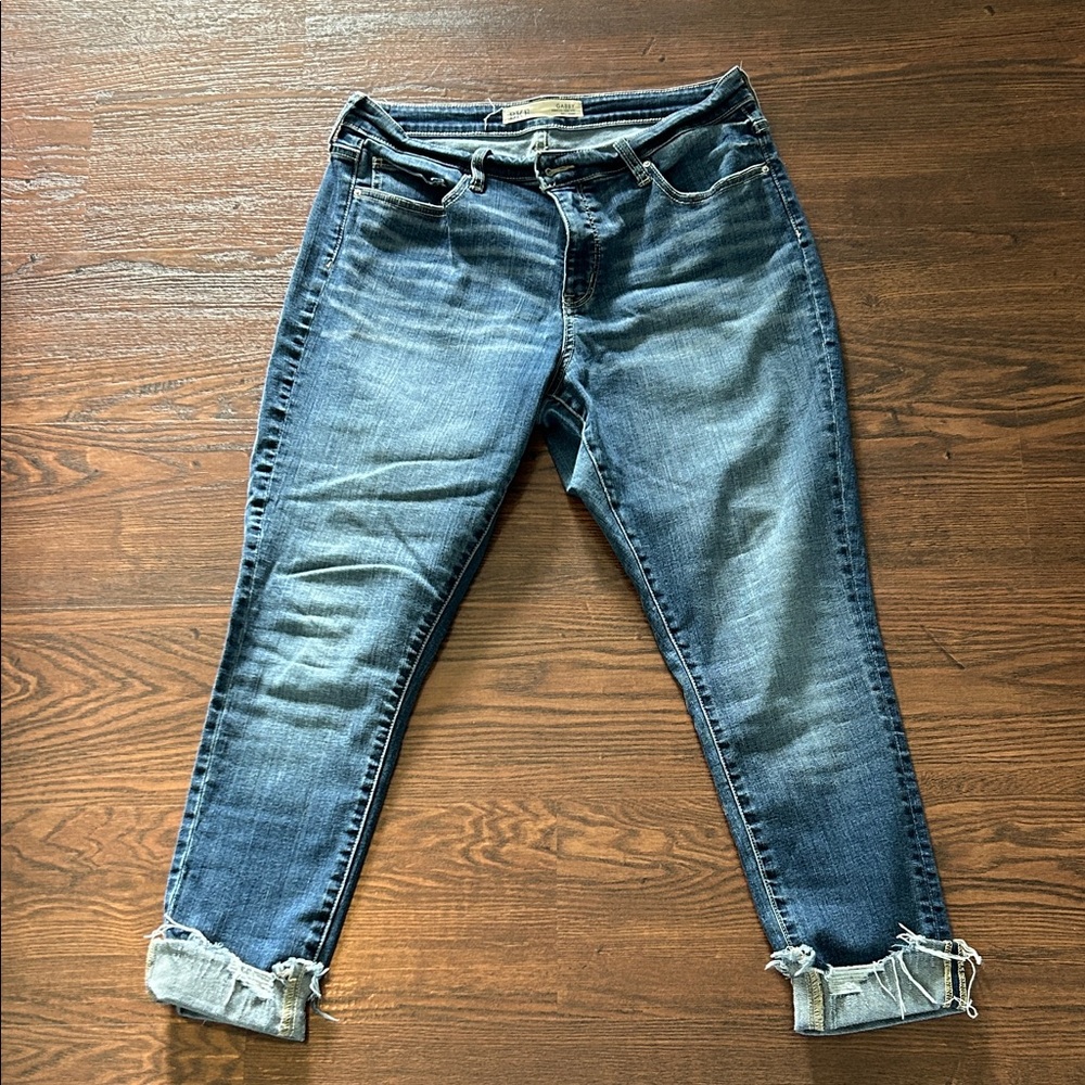 BKE Blue Cropped Jeans with Distressed Hem